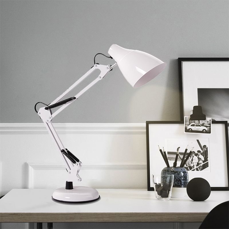 Lampe de bureau à tâches multi-arguments noir / blanc avec une nuance à cône de style moderne 1 éclairage de tâche métallique léger pour la salle d'étude