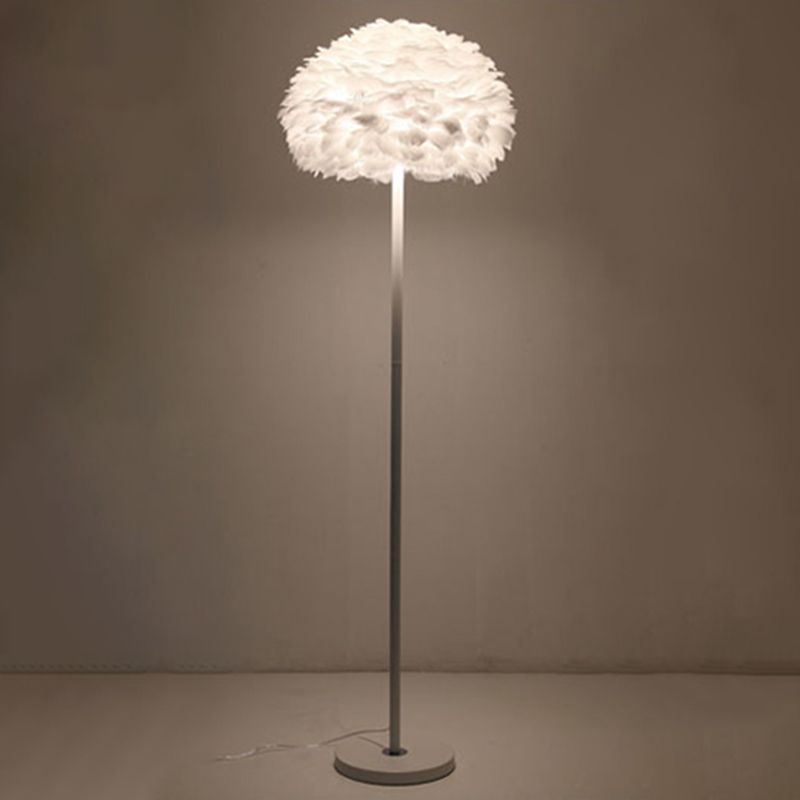 Round Floor Standing Lamp Modern Style Floor Light with Feather Shade