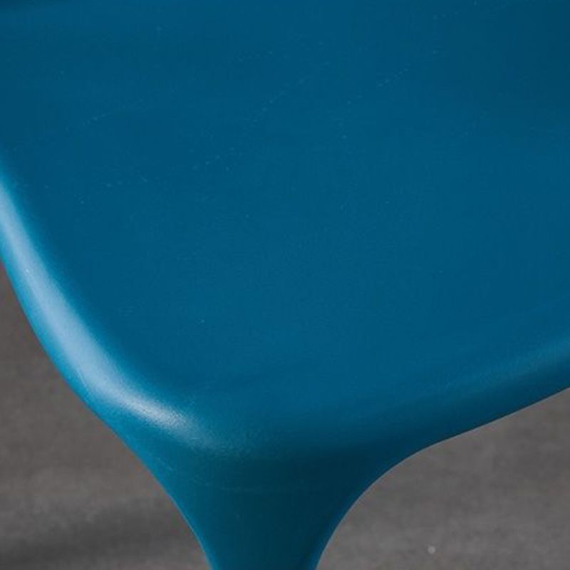 Scandinavian Home Stacking Arm Chair Matte Finish Plastic Dining Chair