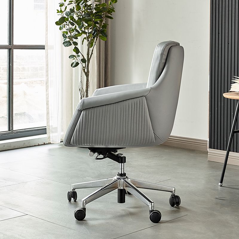 Modern Managers Chair Swivel with Wheels Ergonomic Executive Chair