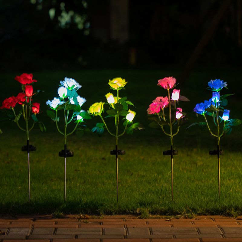 Rose Bouquet LED Stake Light Modern Style Plastic Courtyard Solar Lawn Lighting, 2 Pcs