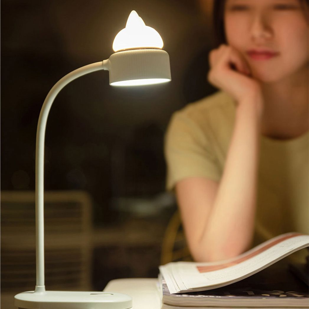 Modern Table Light With An On/Off Switch Plastic 1 Light Table Lamp