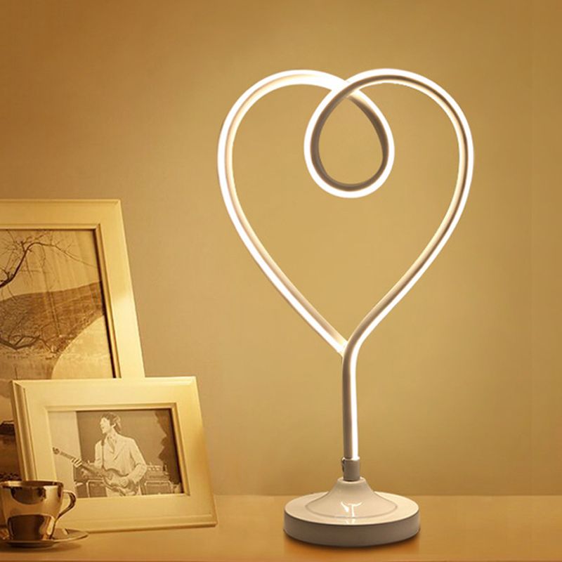 LED Living Room Desk Light Contemporary Gold/White Task Lighting with Heart Acrylic Shade