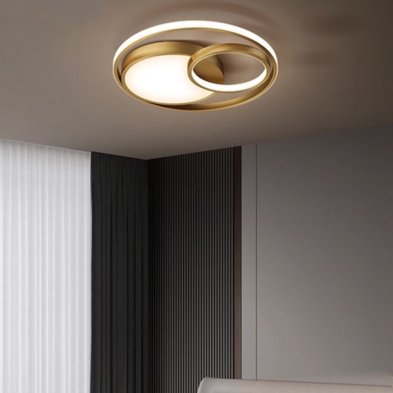 Metal Round Shape Flush Mount Light Modern-Style 3 Lights Flush Ceiling Light in Gold