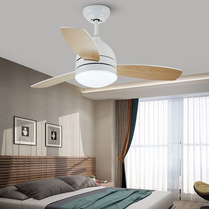 Nordic Ceiling Fan Light Fixture Wooden LED Ceiling Lamp for Living Room