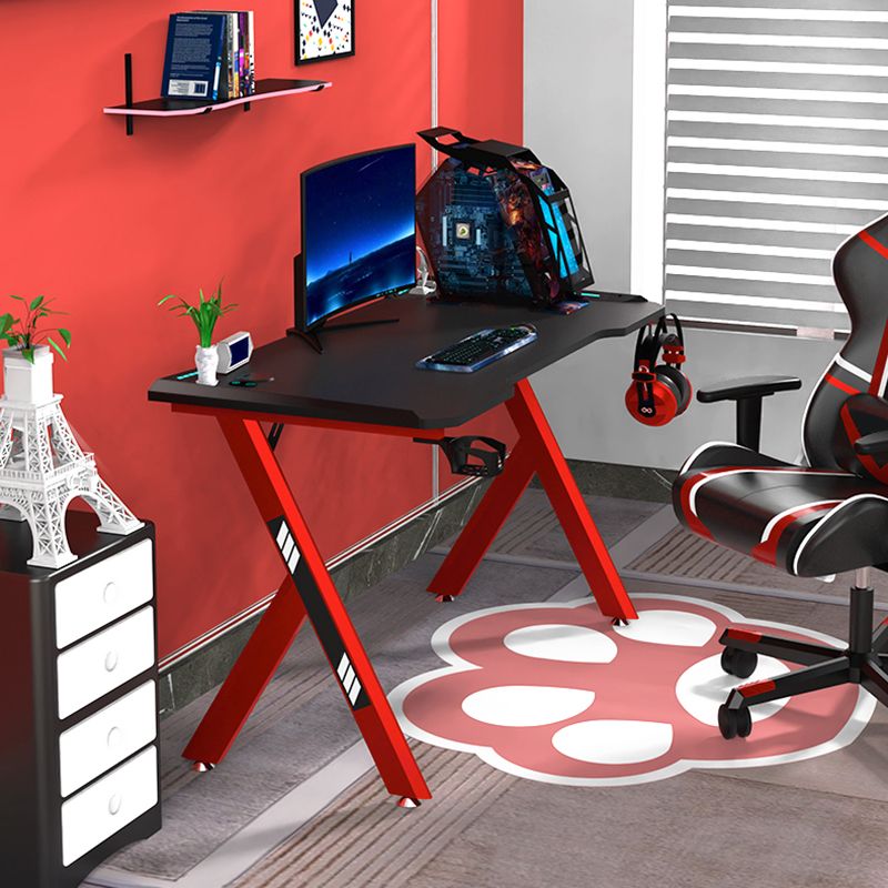 Contemporary Free Form Gaming Desk Manufactured Wood Desk for Office