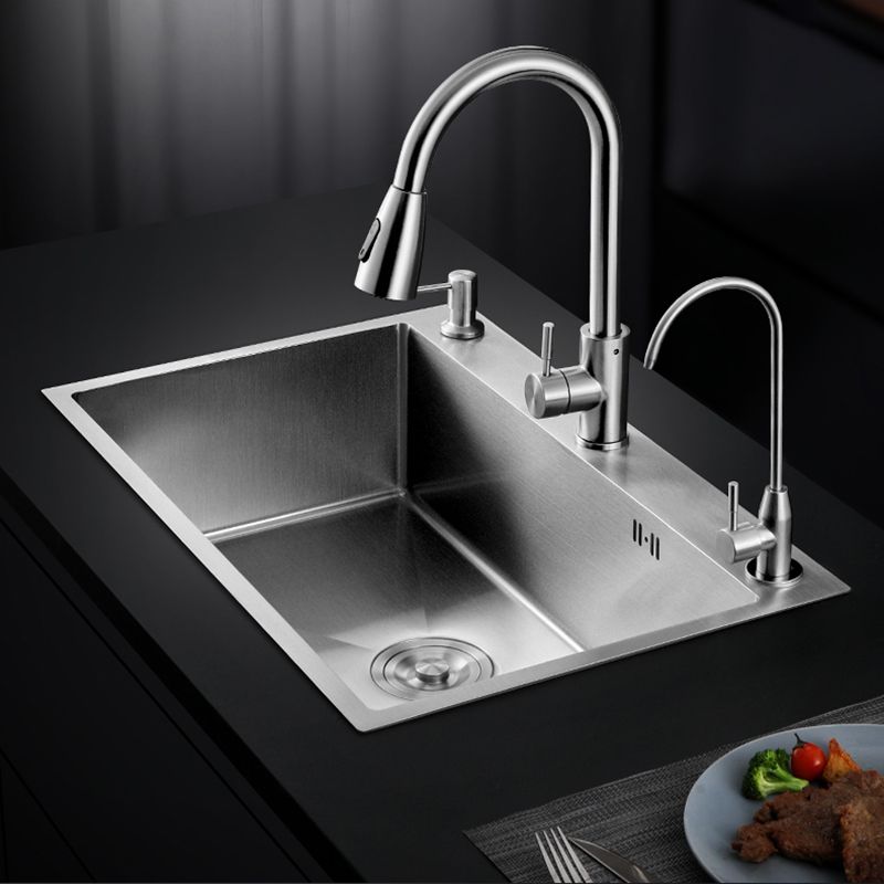 Classic Style Kitchen Sink Corrosion Resistant 3 Holes Kitchen Sink with Drain Assembly