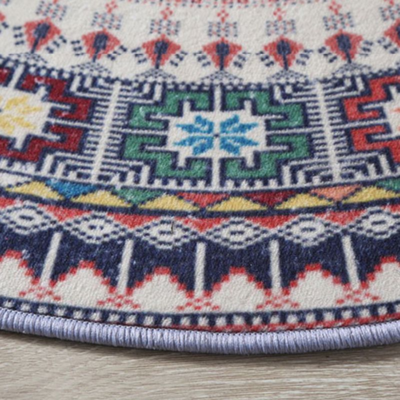 Round Ethnic Pattern Rug Polyester Antique Indoor Carpet Stain Resistant Area Rug for Living Room