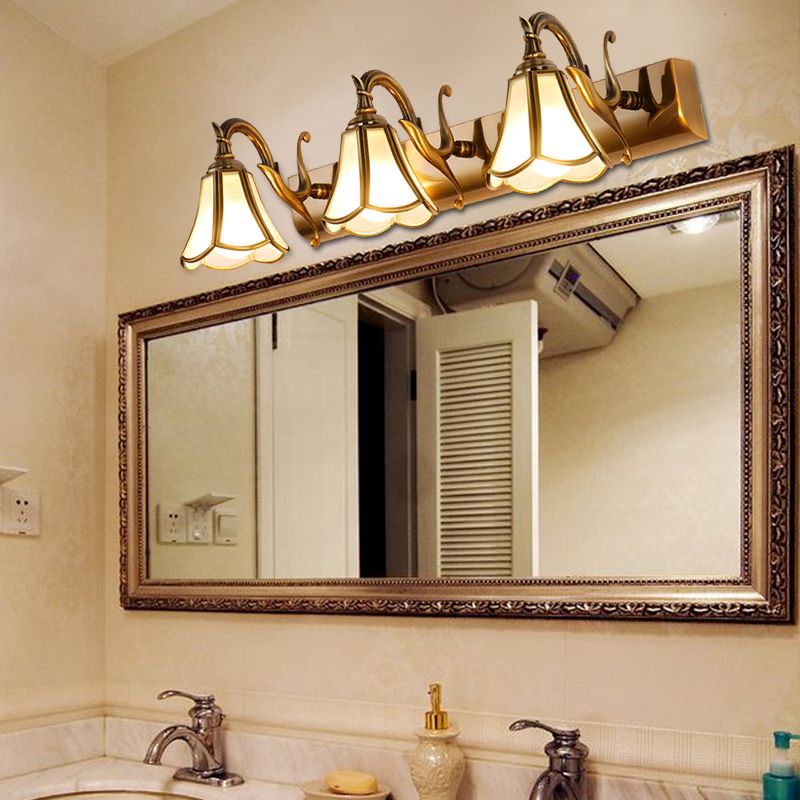 Postmodern Metal Mirror Front Light Simple Vanity Light for Bathroom