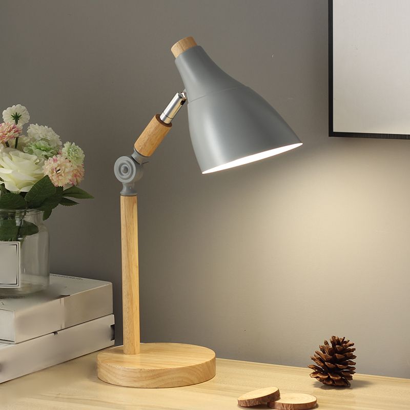 Moderner Stil konischer Tischlampe Metall 1-Licht-Nachttischlampe