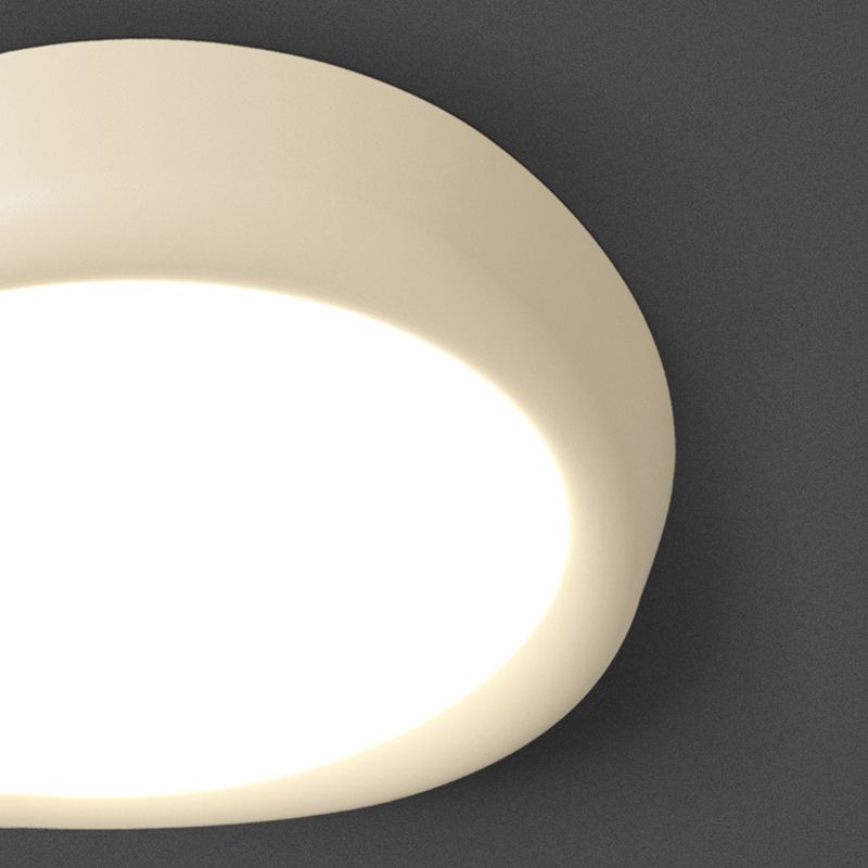 Resin LED Flush Mount Nordic Round Ceiling Light Fixture for Bedroom