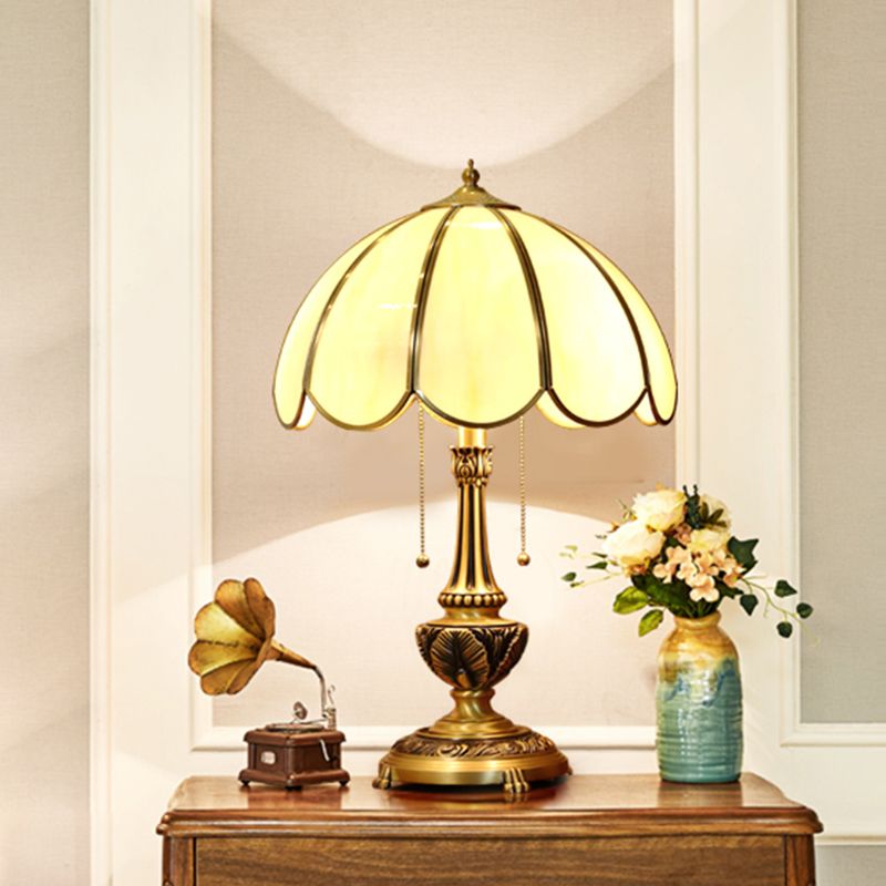 Gold 1-Bulb Nightstand Light Colonialist Beige Glass Scalloped Metal Table Lamp with Pull Chain