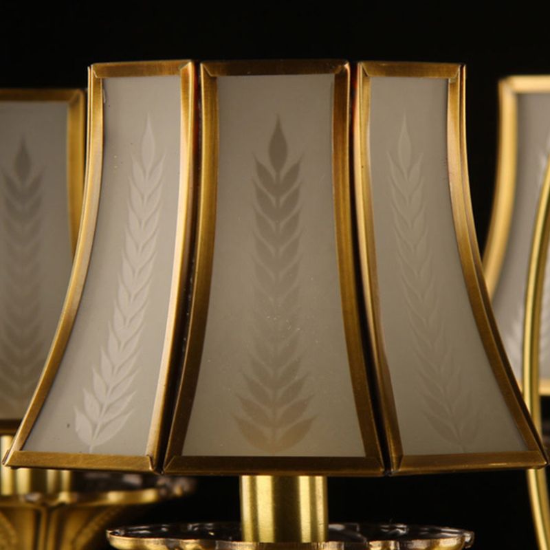 Gold Flared Kronleuchter Kolonisation Frostiertes weißes Glas 5/6/8 Köpfe Wohnzimmer Anhänger Licht mit gebogenem Metallarm