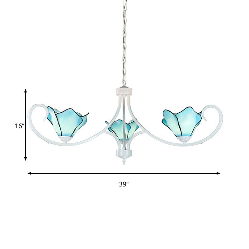 Lumière de lustre de pétale en verre tachée avec chaîne métallique Tiffany Rustique 3 lumières Pendante Helant Lumière en bleu