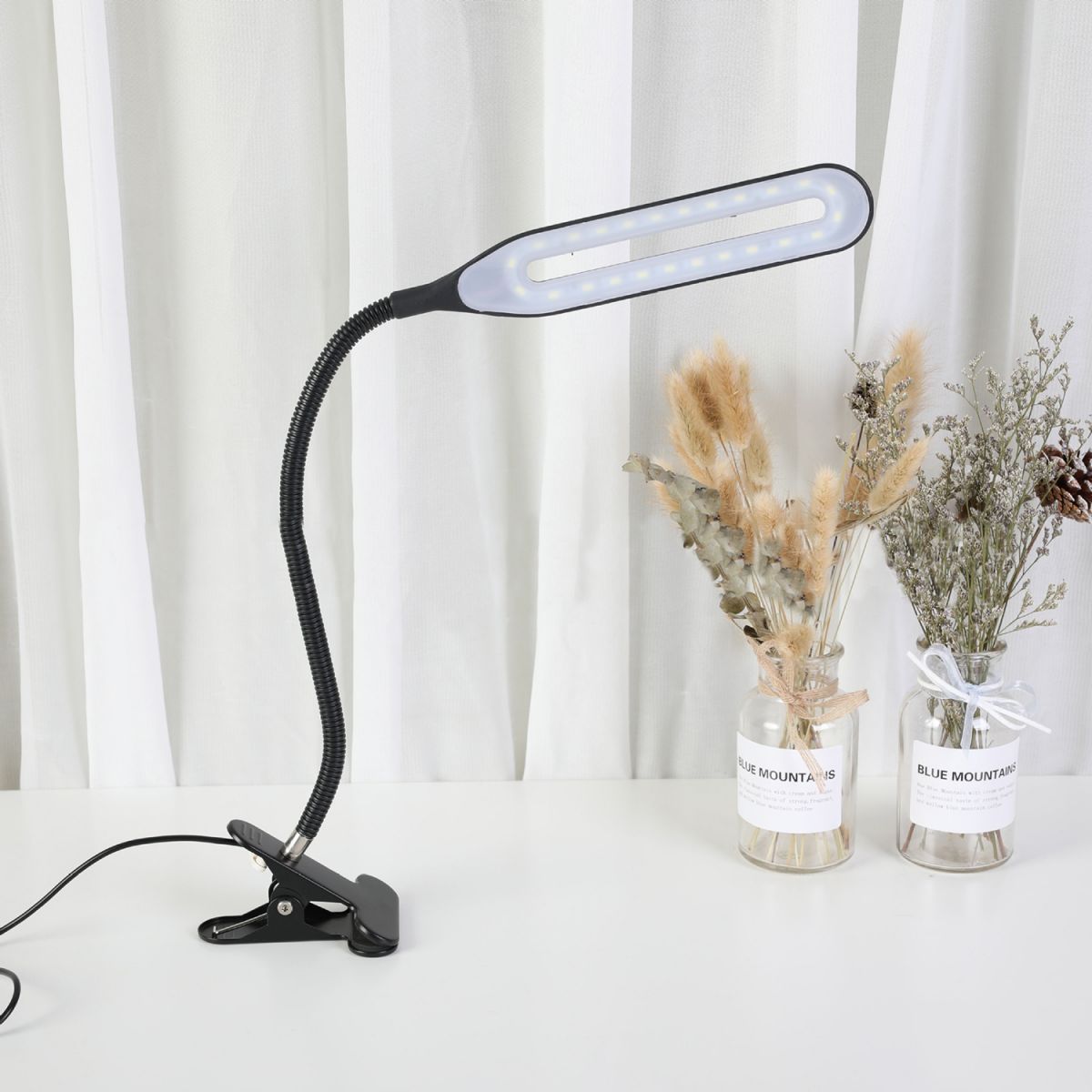 Lettura a LED di morsetto di plastica Luce moderna Protezione per gli occhi USB Lampada da scrivania con braccio flessibile