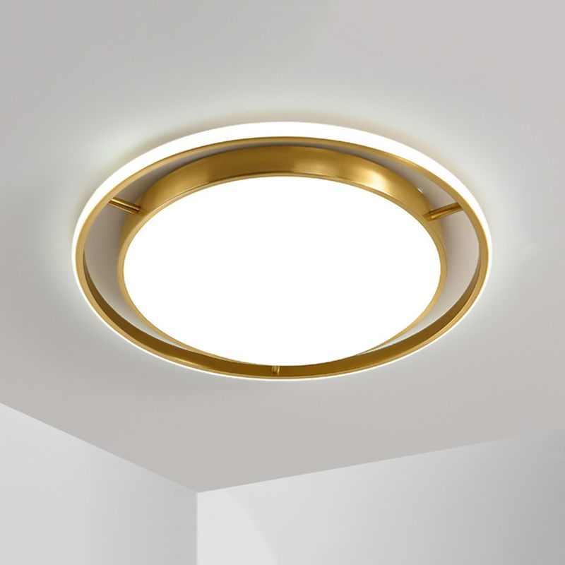 Round Flush Mount Modern Metal Flush Mount Ceiling Light in Gold