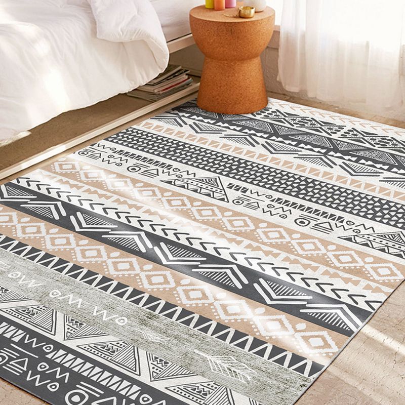 Elegant Multicolor Antique Carpet Polyester Spearhead Indoor Rug Stain Resistant Rug for Home Decor