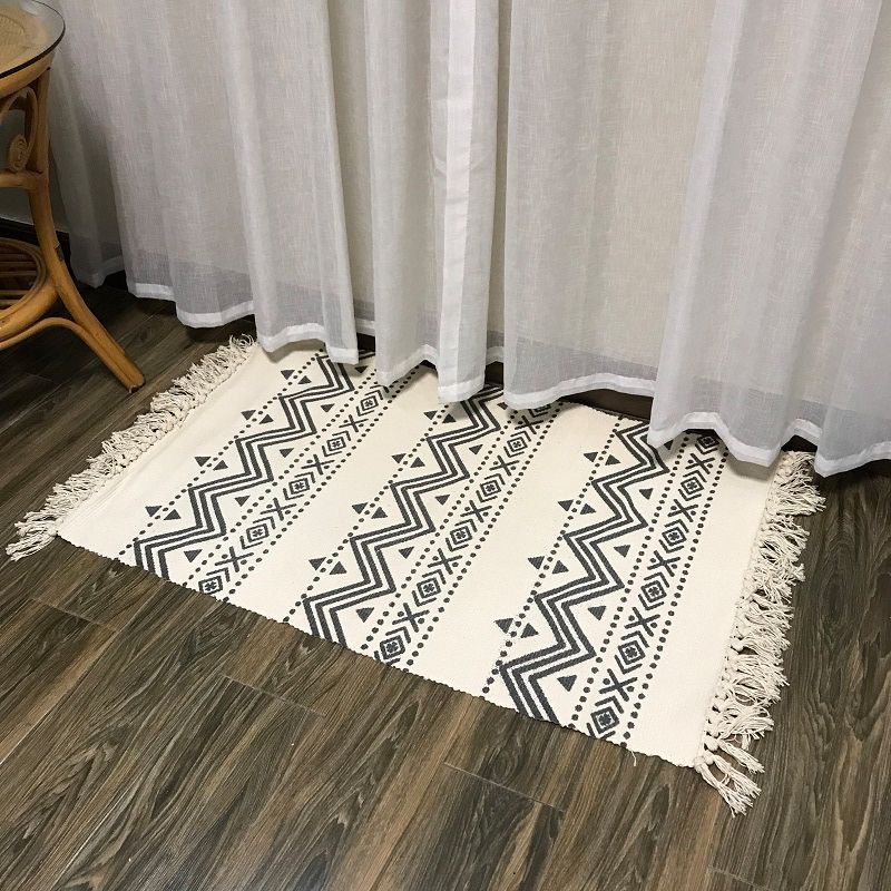 Casual Multicolor Western Rug Cotton Blend Geometric Area Rug Machine Washable Woven Carpet with Tassel for Living Room