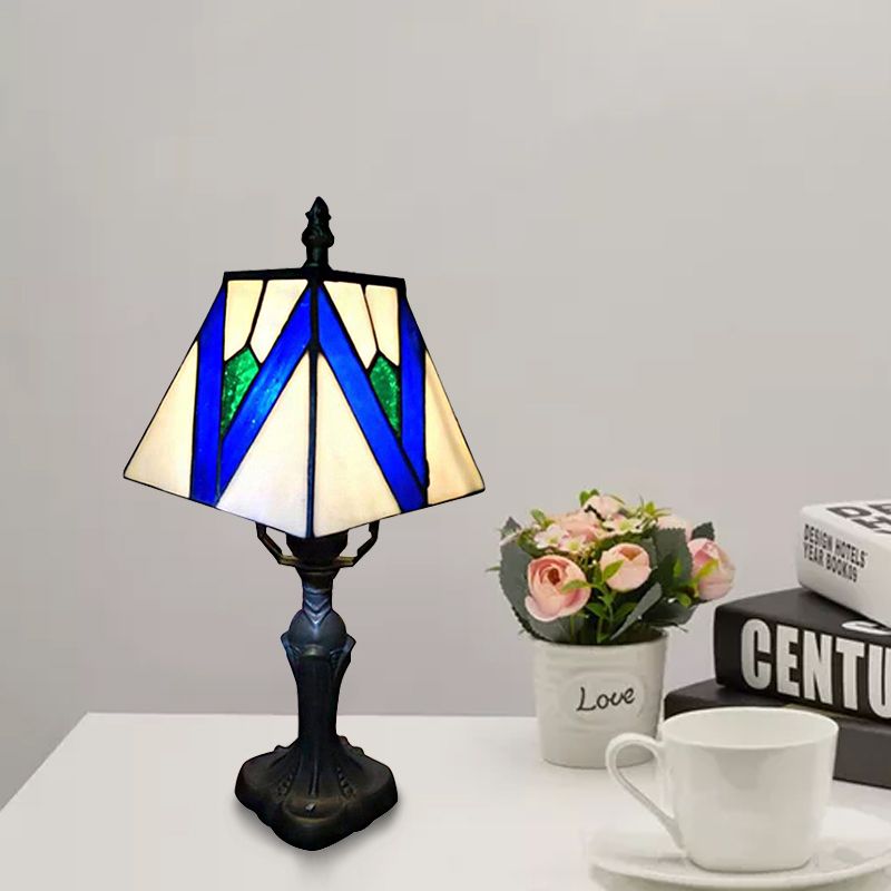 1 Light Craftsman Desk Light Tiffany Classic Glass Reading Light in Blue/White para iluminación de dormitorio