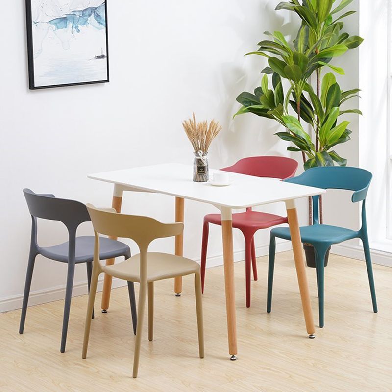 Scandinavian Coffee Shop Stacking Arm Chair Matte Finish Plastic Dining Chair