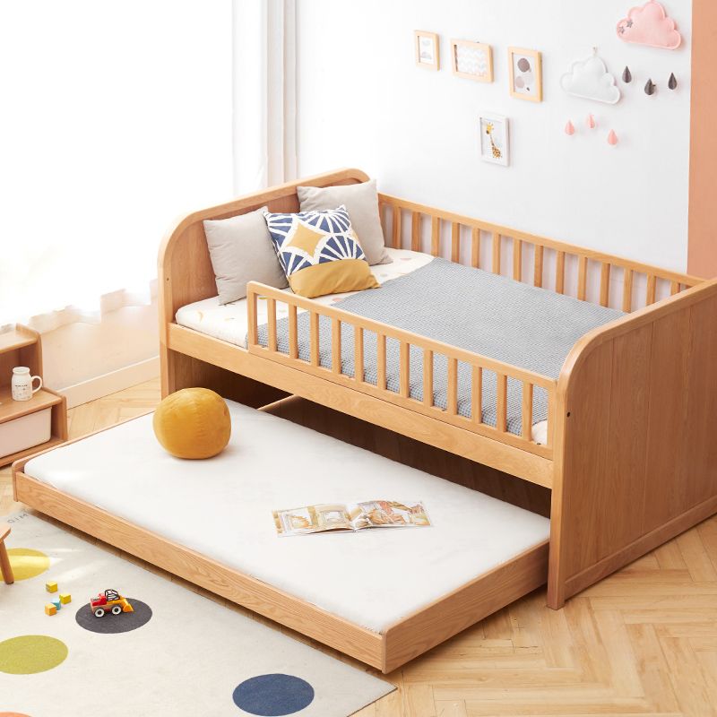 Natural Baby Crib Solid Wood Crib Nursery Bed with Guardrails