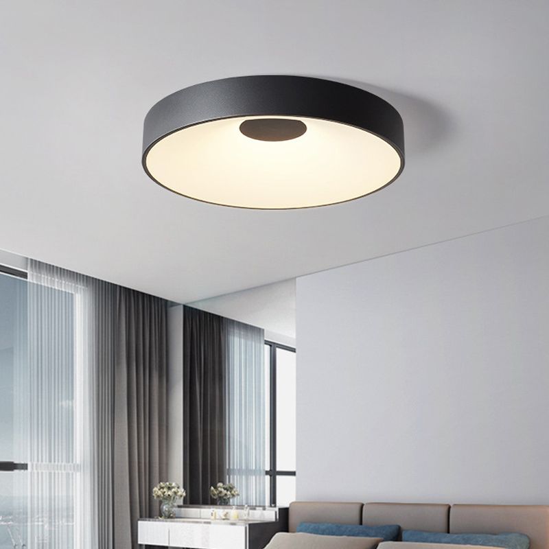 Round Flush Mount Ceiling Light Fixture Minimalist Metal LED Ceiling Mount Lamp