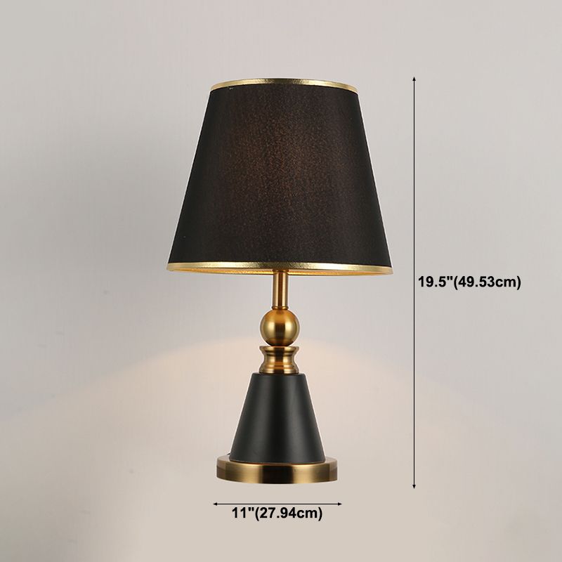 Lampada da tavolo in metallo semplice moderno Acrilico Acrilico a forma di cilindro a forma di lampadina per camera da letto