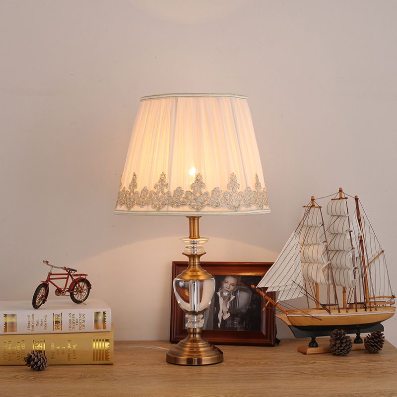1 compito di comodino lampadina lampada da comodino beige nordico con tonalità in tessuto affusolato