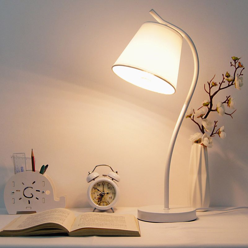 Lampe d'étude contemporaine 1 bulbe blanc / noir de lecture effilée livre Lumière avec de l'ombre en tissu