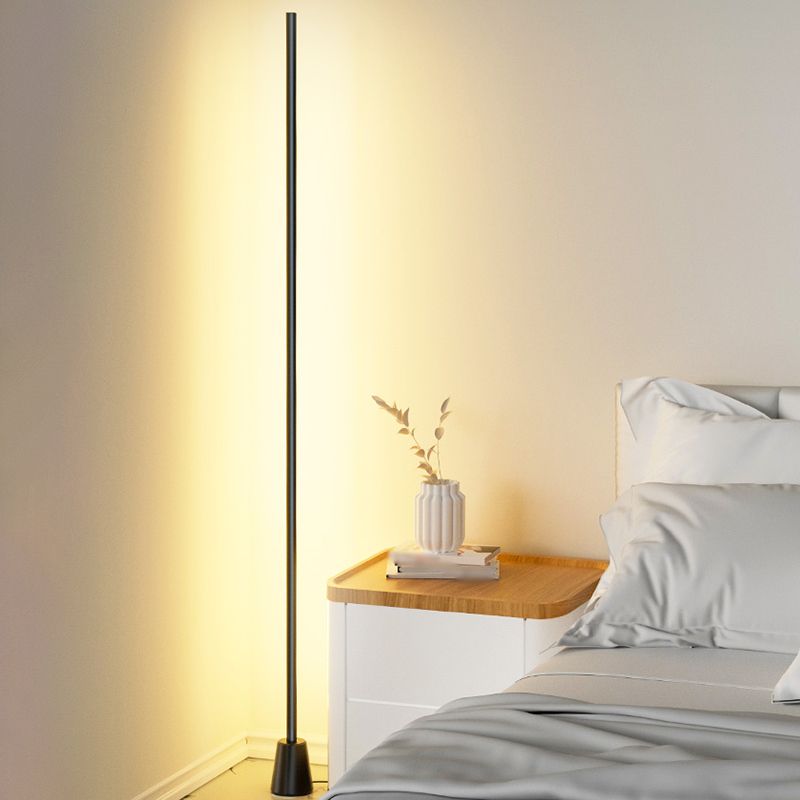 1 Light Linear Floor Lamps Contemporary Metal Floor Lamps for Living Room in Black