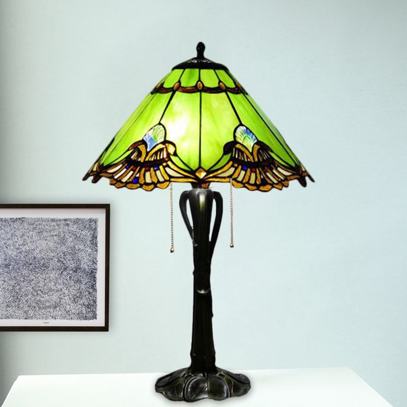 Cone/Dome Nightstand Lighting Victorian Cut Glass 2-Head Gold Pull Chain Table Lamp with Blossom Pattern