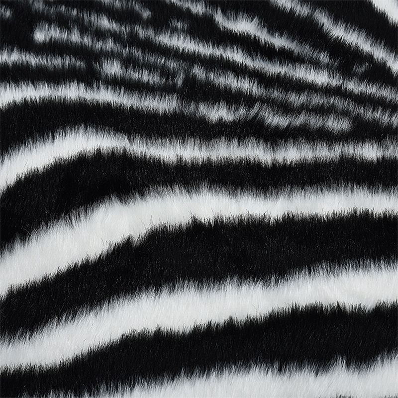 Nordic Zebra Print Rug Black and White Synthetics Carpet Anti-Slip Pet Friendly Machine Washable Rug for Home Decor