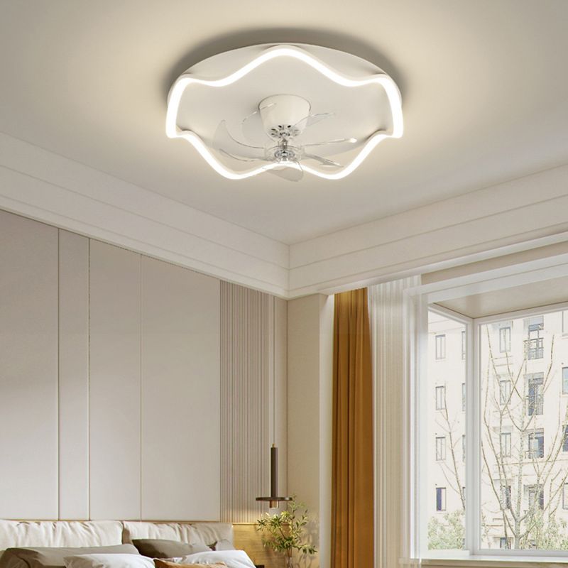 Modernism 7-Blade Ceiling Fan Metallic White LED Fan with Light for Foyer