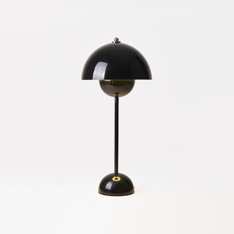 Lampe de table à teinte dôme macaron, lumière de table en métal avec un interrupteur marche / arrêt