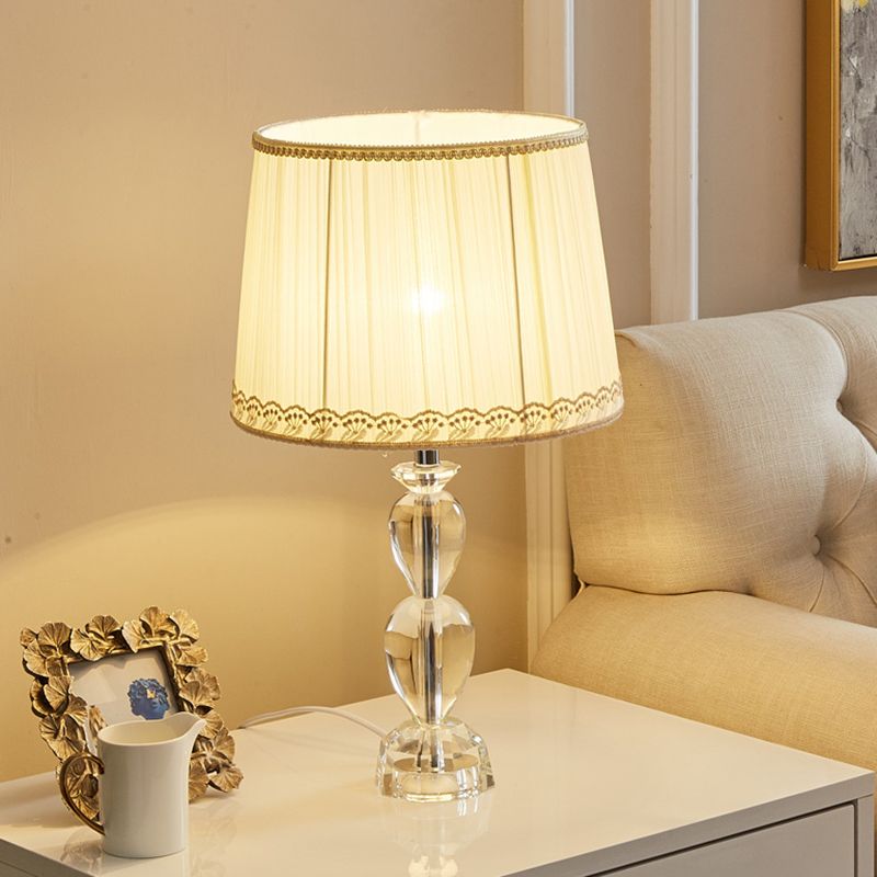 Beige Fass Tischlicht traditioneller Faltenstoff 1-Kugel-Salon-Kristall-Nachttisch-Lampe