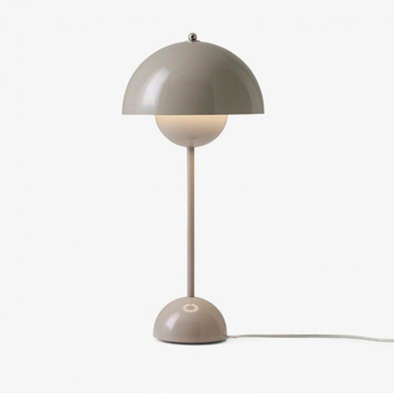 Modern Style Mushroom Shape Table Lighting Metal 1 Light Table Lamp for Bedroom