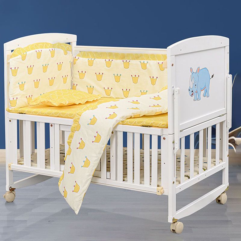 Scandinavian Baby Crib Pine Coir Fiber Nursery Crib with Casters