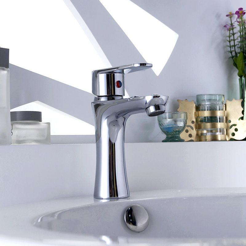 Basic Metal Sink Faucet Silver Bathroom Faucet with Lever Handle