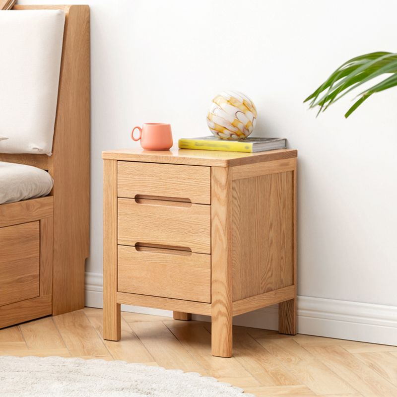 Simple Solid Wood Kids Bedside Table 3 Drawers Nursery Nightstand