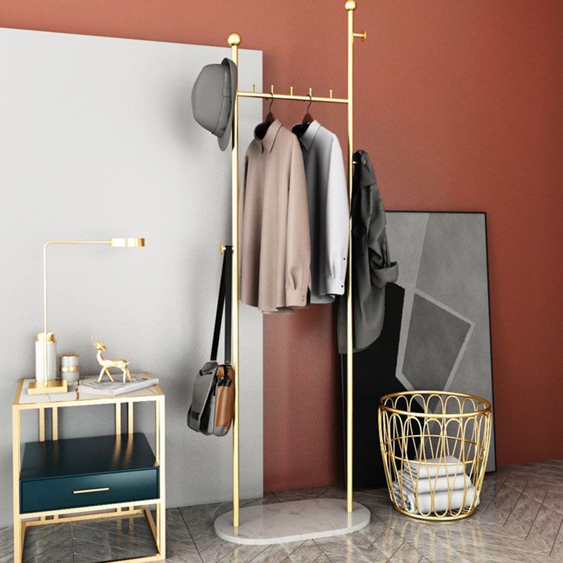 Modern Metal Entryway Kit with 4 Hooks and Basket in Drawing Room