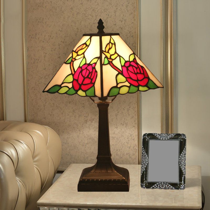 1 lampe de chevet de fleur légère Méditerranée rouge / jaune / bleu table en verre coupé clair pour la chambre