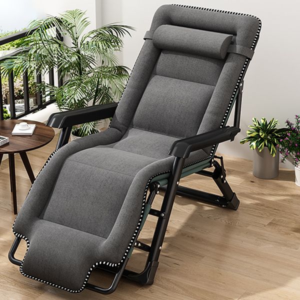 Ergonimic Recliner in Contemporary Black Metal Base with Tufted Back