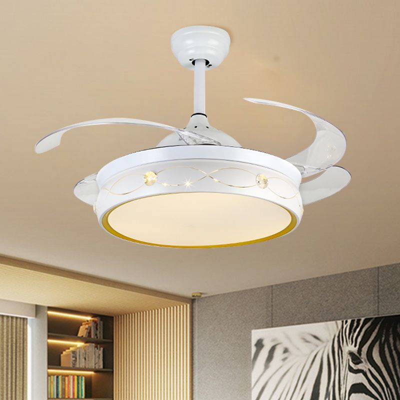 Lampada a ventola a soffitto circolare a LED bianco Simplicity Metal Flush With Crystal Deco con 4 lale, 19 "W