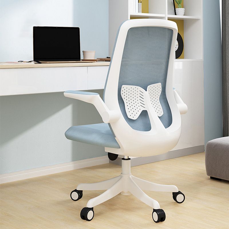 Modern Office Chair Tilt Mechanism Padded Arms Desk Chair with Wheels