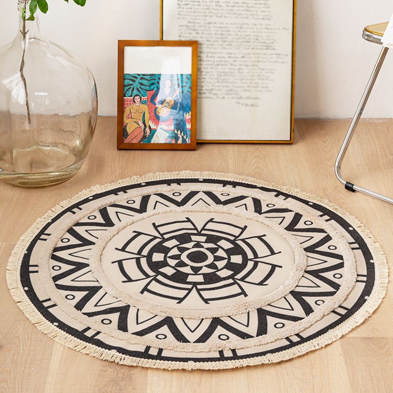 Creative Graphic Design Rug Aesthetic Round Carpet with Fringe Cotton Blend Rug for Home Decor