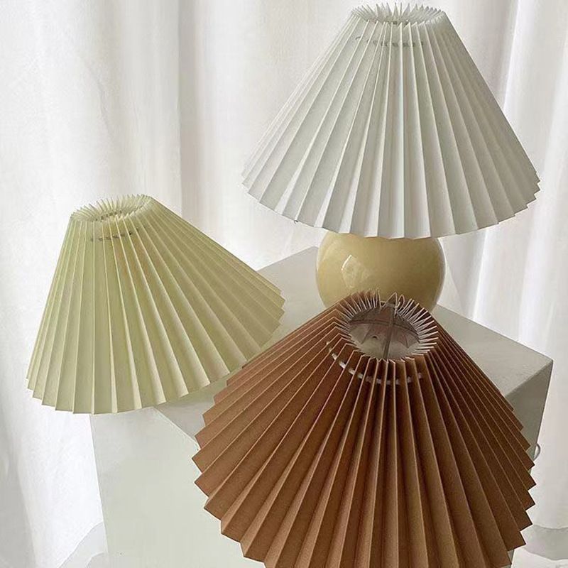 Nordic Style Ceramics Table Lampe Umbrella Shape Bulb Table Colorful Table Light pour la chambre