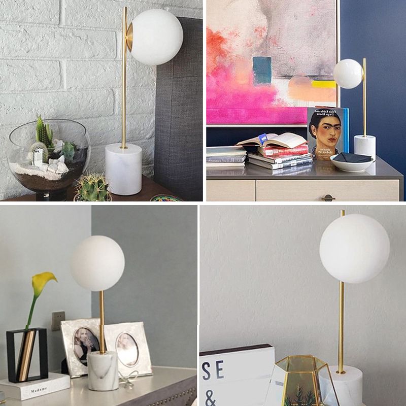 Einfachheitsstil Frosted Glass Globe Tischlampe Weiß Marmor Basis Wohnheimdekorative Beleuchtungsstoffe