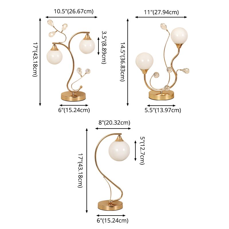 Lámpara de mesa de bola de vidrio de ópalo satinado Luz de mesita de oro contemporánea para dormitorio