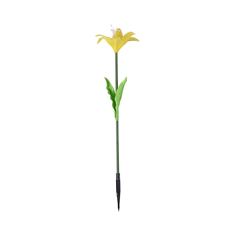 Plastic Lily Shaped LED Lawn Lighting Artistic Yellow Solar Stake Light for Backyard