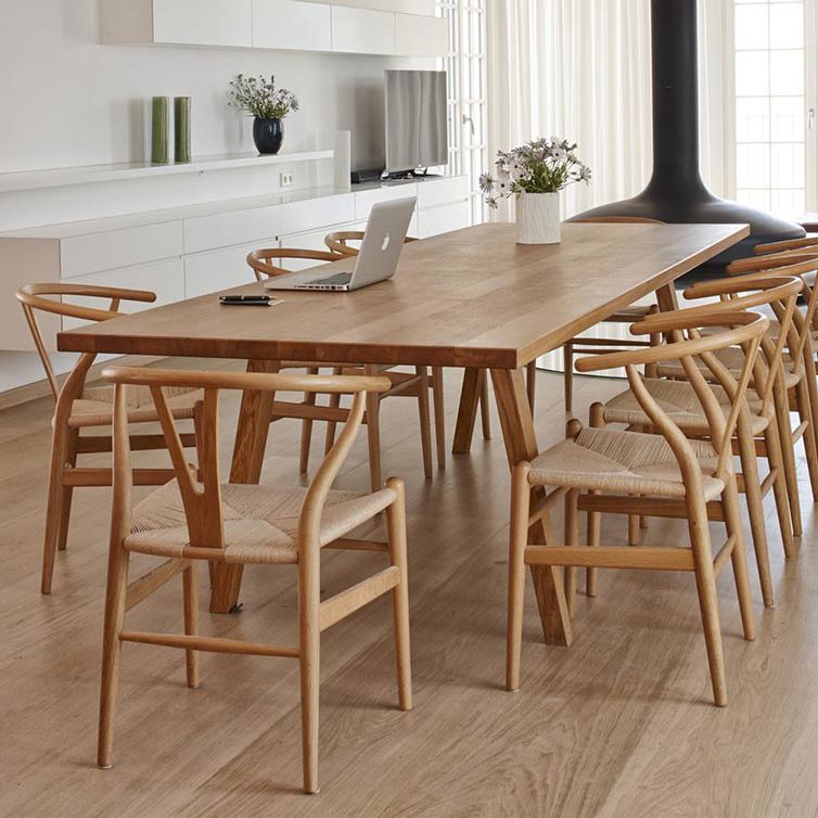 Mesa de comedor rectangular contemporánea de madera maciza